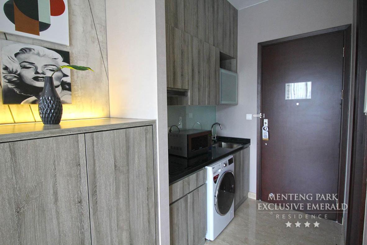 Menteng Park Exclusive Emerald Jakarta Exterior foto